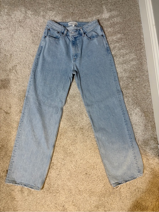 Abercrombie & Fitch Denim - Abercrombie & Fitch Light Blue High-Rise '90s Relaxed Jeans
